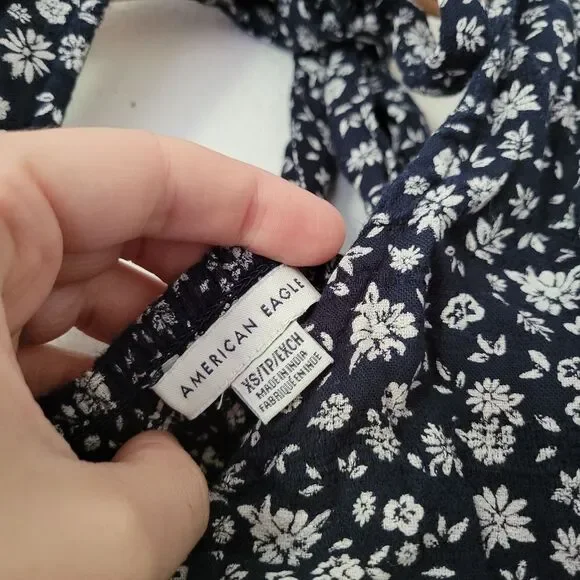 American Eagle Floral Crop Halter Top Navy Blue/White XS - Picture 2 of 5